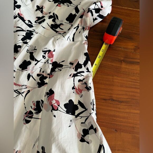 WHBM 570259114
SL Vnk Cotton Sateen FNF
COLOR
Ecru w Goddess Pink - Picture 10 of 16